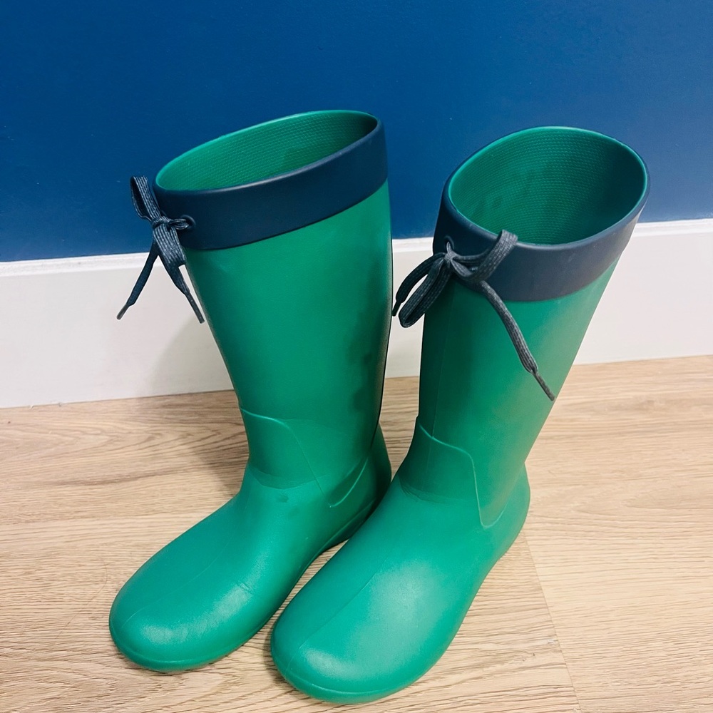Crocs women’s/ kid’s Green and Blue Rain Boots